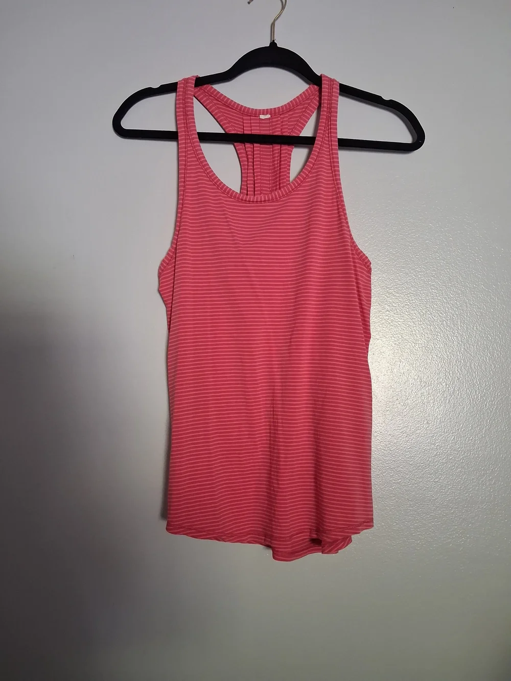 Lululemon Yogi Everyday Tank/Hyper Stripe Fireside Red Flash Light
